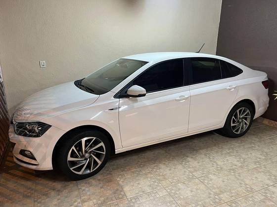 VOLKSWAGEN VIRTUS 1.0 200 TSI HIGHLINE AUTOMÁTICO